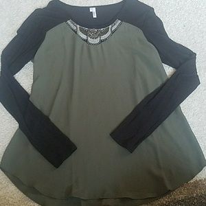 Dressy long sleeve shirt